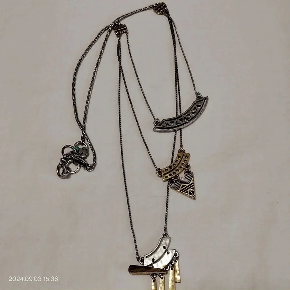 Lucky Brand Three Strand Layered Necklace Aztec Tribal Pendant Silver Tone - Picture 4 of 9